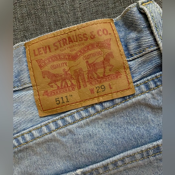 Levis 511 denim shorts. Unisex Size 29 - Picture 2 of 3